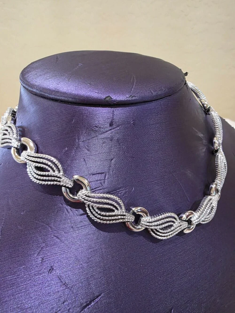 Vintage Signed Trifari (c) Silver-tone Swirled Link Choker Necklace 1950-60's